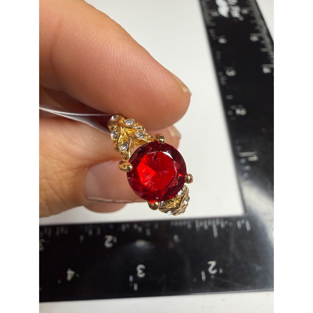 Gold Tone Ruby Red Crystal Leaf Filigree Statement Cocktail Ring Size 8